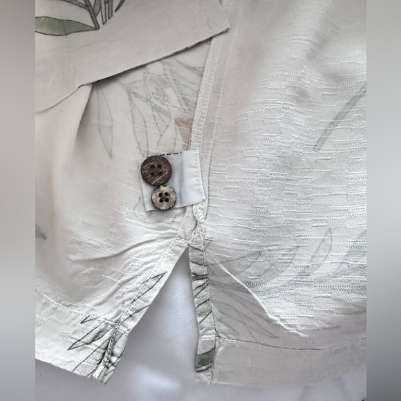 Tommy Bahama 100% Silk Shirt XL Silk Hawaiian Short Sleeve - Picture 5 of 10